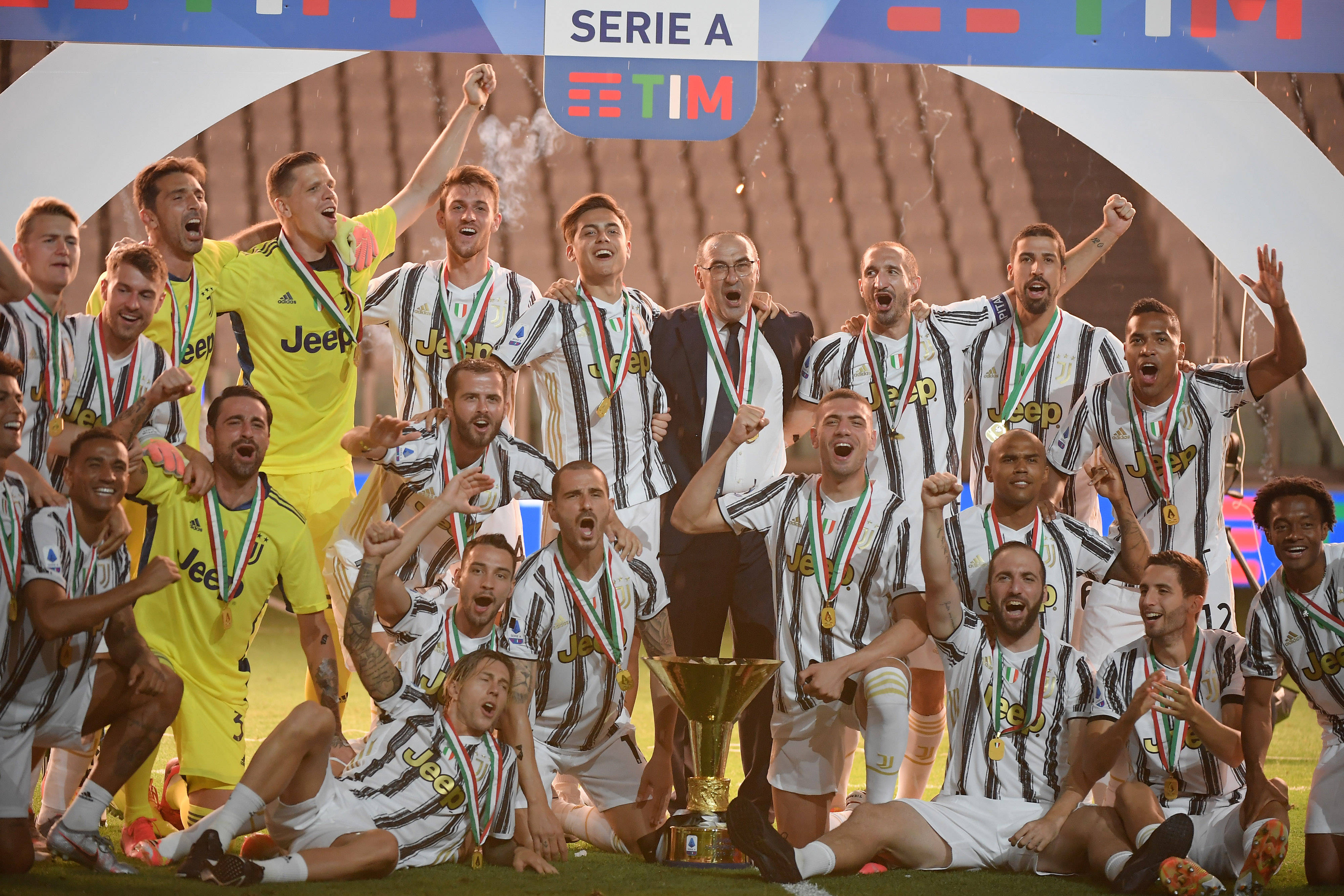 青岛红狮与 青岛红狮与